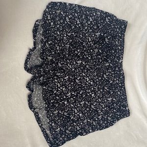 B&W flower shorts